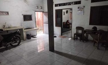 Dijiual  rumah + kios ditepi Jl Wonosari Bantul,dekat Galaxy Waterpark