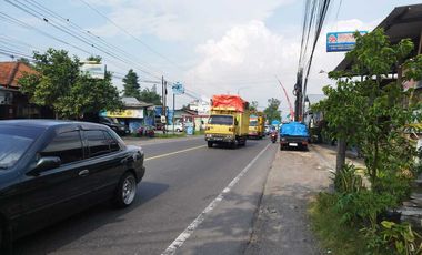 Dijiual  rumah + kios ditepi Jl Wonosari Bantul,dekat Galaxy Waterpark
