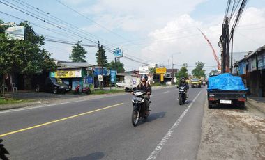 Dijiual  rumah + kios ditepi Jl Wonosari Bantul,dekat Galaxy Waterpark