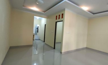 Rumah baru siap huni lokasi strategis nempel pintu toll Kotwis Cibubur