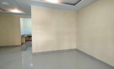 Rumah baru siap huni lokasi strategis nempel pintu toll Kotwis Cibubur