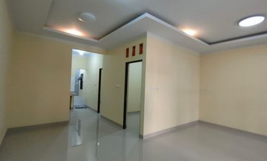 Rumah baru siap huni lokasi strategis nempel pintu toll Kotwis Cibubur