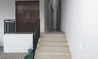 Jual Cepat Rumah Bangunan Baru 3 Tingkat di Tambora Jakarta Barat