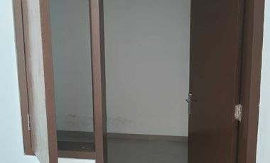 Jual Cepat Rumah Bangunan Baru 3 Tingkat di Tambora Jakarta Barat