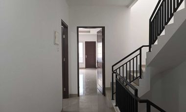 Jual Cepat Rumah Bangunan Baru 3 Tingkat di Tambora Jakarta Barat
