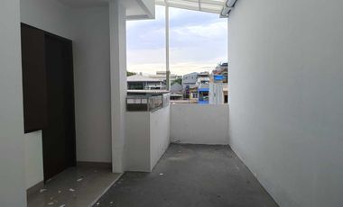 Jual Cepat Rumah Bangunan Baru 3 Tingkat di Tambora Jakarta Barat