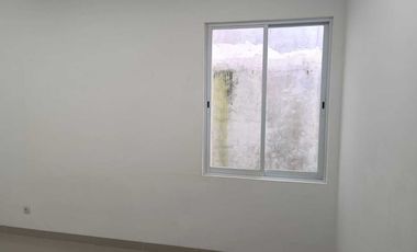 Jual Cepat Rumah Bangunan Baru 3 Tingkat di Tambora Jakarta Barat