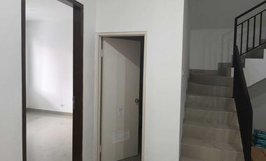 Jual Cepat Rumah Bangunan Baru 3 Tingkat di Tambora Jakarta Barat