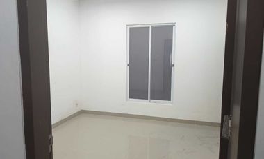 Jual Cepat Rumah Bangunan Baru 3 Tingkat di Tambora Jakarta Barat