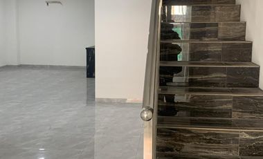 Dijual Rumah Brand New 3 Lantai Dekat Jalan Tol di Muara Karang IX