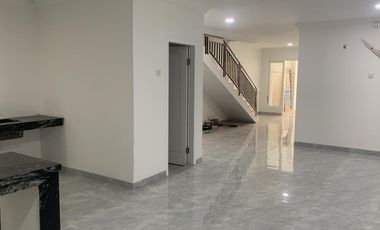 Dijual Rumah Brand New 3 Lantai Dekat Jalan Tol di Muara Karang IX
