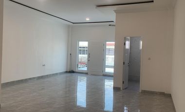 Dijual Rumah Brand New 3 Lantai Dekat Jalan Tol di Muara Karang IX