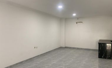 Dijual Rumah Brand New 3 Lantai Dekat Jalan Tol di Muara Karang IX