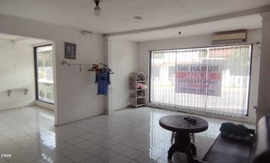 Dijual Rumah Pinggir Jalan cocok untuk Usaha, 450 Meter Pasar Patikraj