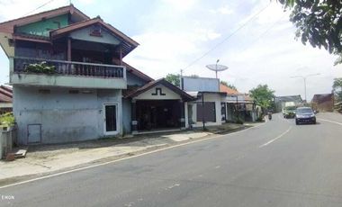 Dijual Rumah Pinggir Jalan cocok untuk Usaha, 450 Meter Pasar Patikraj