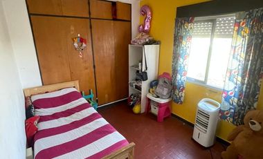 DEPARTAMENTO 4 AMBIENTES C/ESPACIO DE COCHERA