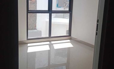 Rumah Murah 2 lantai Cantik Moderen di Utan kayu Jakarta Timur