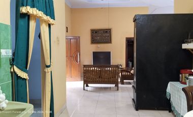 FULL BESERTA ISINYA  RUMAH BERNUANSA VILA  SEJUK DAN AIR NORMAL
