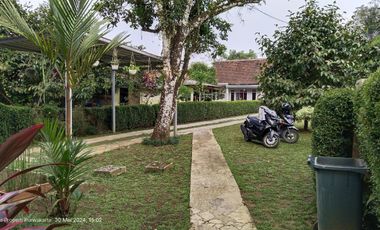 FULL BESERTA ISINYA  RUMAH BERNUANSA VILA  SEJUK DAN AIR NORMAL