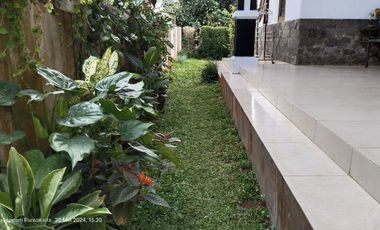 FULL BESERTA ISINYA  RUMAH BERNUANSA VILA  SEJUK DAN AIR NORMAL