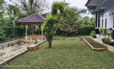 FULL BESERTA ISINYA  RUMAH BERNUANSA VILA  SEJUK DAN AIR NORMAL