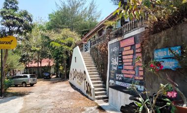 Villa dan Resto di dekat pantai Baron Wonosari gunung kidul yogyakarta