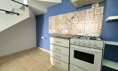 Departamento tipo duplex de 2 ambientes con balcon