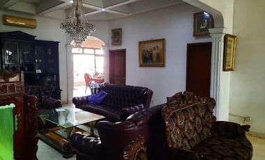 MURAH Rumah di tepi jalan di Utan Kayu Jakarta Timur