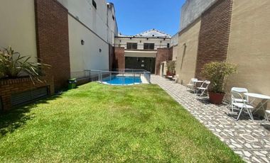 Amplio Monoambiente Divisible Tipo Loft con Balcón Terraza