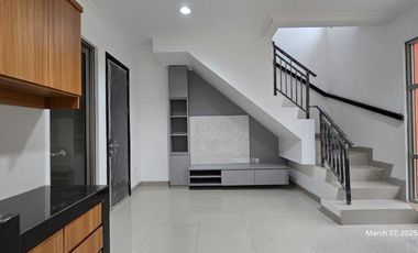 DISEWAKAN CLUSTER SAN ANTONIO 2 KAMAR RUMAH PIK 2 FURNISH