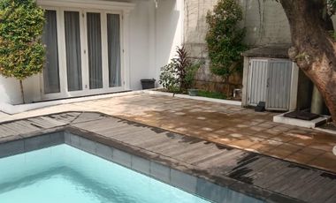dijual rumah mewah di taman aries Meruya