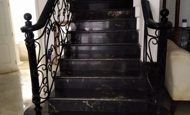 dijual rumah mewah di taman aries Meruya