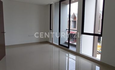 Rumah Siap Huni Di Kawasan Summarecon Mutiara Makassar