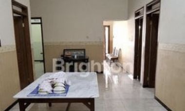 Rumah Solo Baru Kamar banyak Bisa untuk usaha dan tinggal