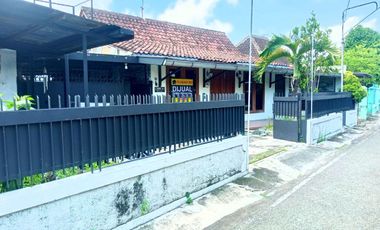 Rumah Klasik  plus kamar Kos tengah Kota, Serengan  Solo