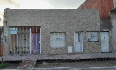 CASA EN VENTA EN ISIDRO CASANOVA