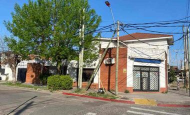 EXCELENTE PROPIEDAD 5 AMBIENTES Y DOS LOCALES IDEAL INVERSOR