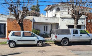 EXCELENTE PROPIEDAD 5 AMBIENTES Y DOS LOCALES IDEAL INVERSOR