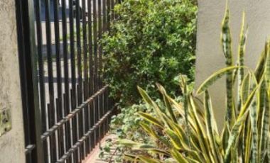 EXCELENTE PROPIEDAD 5 AMBIENTES Y DOS LOCALES IDEAL INVERSOR