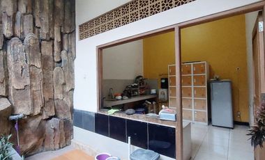 Rumah Strategis Pinggir Jalan Raya Bisa Untuk Usaha dan Kantor