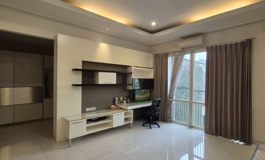 ROYAL RESIDENCE HOUSE FOR RENT IN WIYUNG, WEST SURABAYA, NEAR PAKUWON CITRALAND AND GRAHA FAMILY WITH SWIMMING POOL