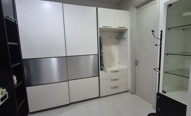 ROYAL RESIDENCE HOUSE FOR RENT IN WIYUNG, WEST SURABAYA, NEAR PAKUWON CITRALAND AND GRAHA FAMILY WITH SWIMMING POOL