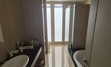 ROYAL RESIDENCE HOUSE FOR RENT IN WIYUNG, WEST SURABAYA, NEAR PAKUWON CITRALAND AND GRAHA FAMILY WITH SWIMMING POOL