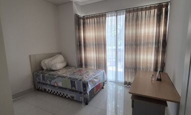 ROYAL RESIDENCE HOUSE FOR RENT IN WIYUNG, WEST SURABAYA, NEAR PAKUWON CITRALAND AND GRAHA FAMILY WITH SWIMMING POOL