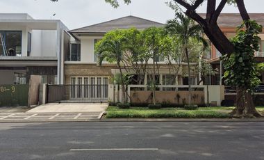 ROYAL RESIDENCE HOUSE FOR RENT IN WIYUNG, WEST SURABAYA, NEAR PAKUWON CITRALAND AND GRAHA FAMILY WITH SWIMMING POOL