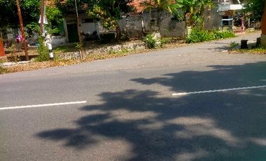 JUAL  MURAH. TANAH    POSISI HOOK  / POJOK PADAT PENDUDUK BAGUS UNTUK INDOMART ,SHOOWROOM ,KANTOR 0JALAN RAYA PROPINSI