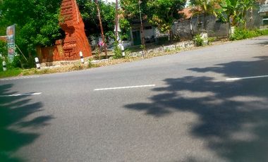 JUAL  MURAH. TANAH    POSISI HOOK  / POJOK PADAT PENDUDUK BAGUS UNTUK INDOMART ,SHOOWROOM ,KANTOR 0JALAN RAYA PROPINSI