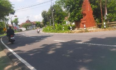 JUAL  MURAH. TANAH    POSISI HOOK  / POJOK PADAT PENDUDUK BAGUS UNTUK INDOMART ,SHOOWROOM ,KANTOR 0JALAN RAYA PROPINSI