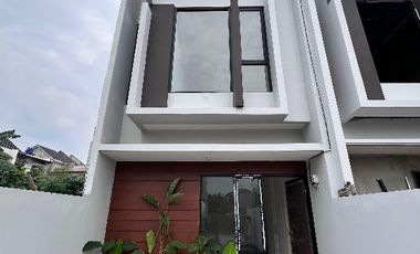 LINGKUNGAN NYAMAN COZY RUMAH 2 LANTAI 2 CARPOT! AKSES MUDAH