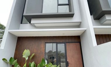 LINGKUNGAN NYAMAN COZY RUMAH 2 LANTAI 2 CARPOT! AKSES MUDAH